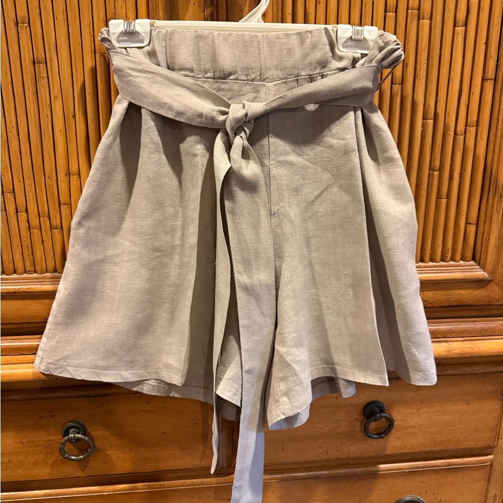 Linen shorts with matching fabric belt